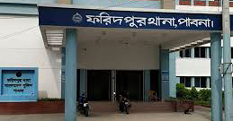 পাবনায় ট্রাকের ধাক্কায় মা-মেয়ে নিহত, বাবা আহত