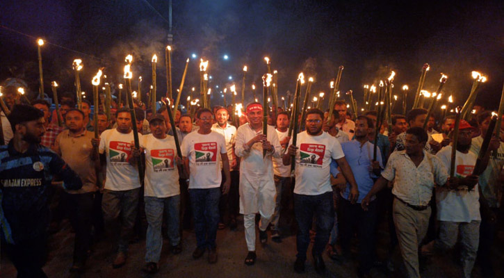 তিস্তাপারে বিশাল মশাল প্রজ্বালন