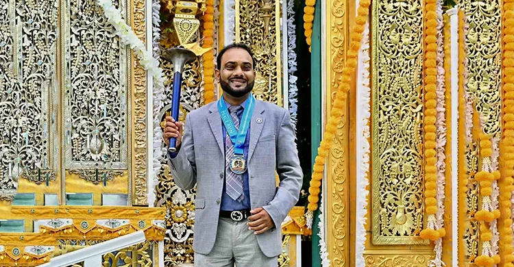 টর্চ-বিয়ারার অ্যাওয়ার্ড-২০২৫ পেলেন ফখরুল ইসলাম দেলোয়ার