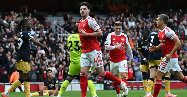 ওয়েস্ট হ্যামকে হারিয়ে প্রিমিয়ার লিগে শীর্ষে আর্সেনাল