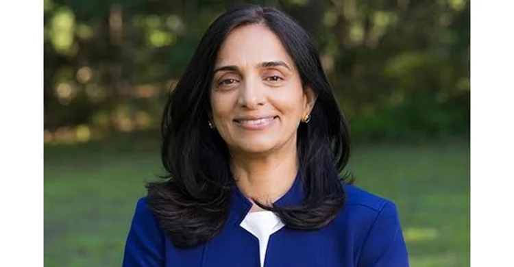 যুক্তরাষ্ট্রে সিনেটে ইতিহাস গড়তে চান বাংলাদেশী-আমেরিকান কারিশমা মনজুর