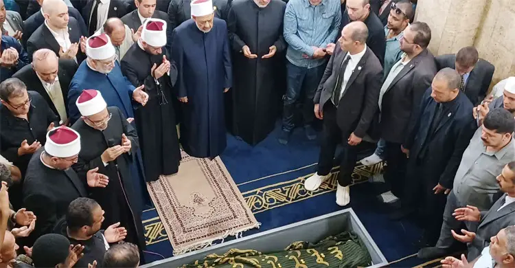 ওমর হাশেমের জানাজায় হাজারো মানুষের ভিড়