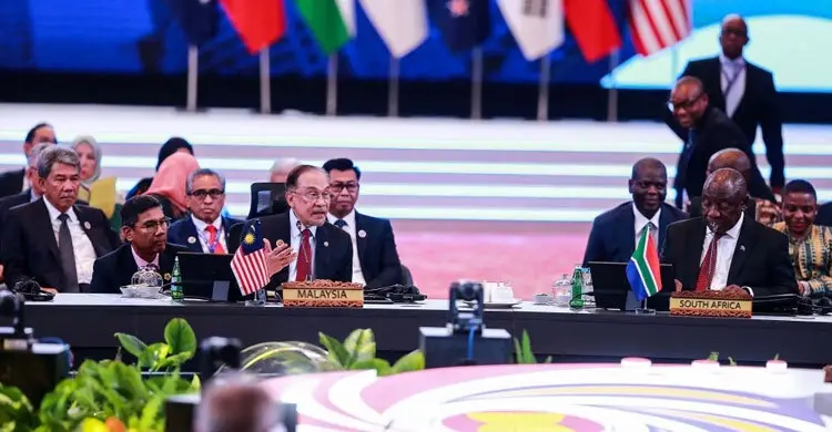 মিয়ানমারকে নিজস্ব প্রক্রিয়ায় রাষ্ট্র পরিচালনার সুযোগ দিতে হবে মালয়েশিয়ার প্রধানমন্ত্রী