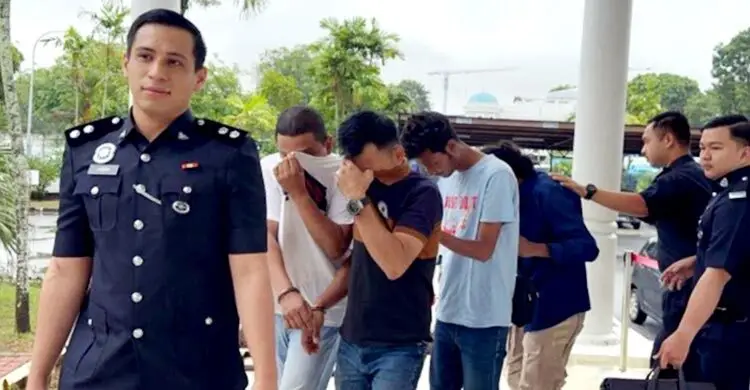 বাংলাদেশিকে আটকে রাখার দায়ে মালয়েশিয়ায় চারজনের কারাদণ্ড-জরিমানা