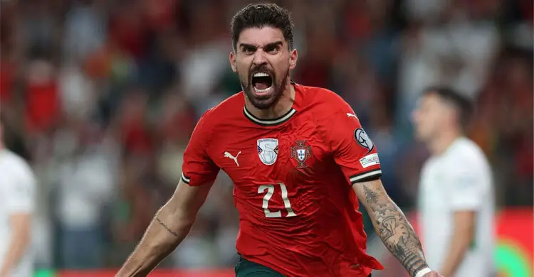 রোনালদোর পেনাল্টি মিস, তবুও জয় পর্তুগালের