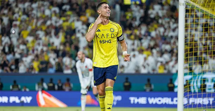 ইতিহাস গড়লেন রোনালদো, হলেন বিশ্বের প্রথম বিলিওনিয়ার ফুটবলার