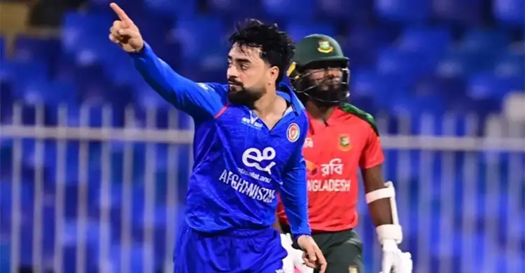 বাংলাদেশকে হারিয়েই র‌্যাংকিংয়ের শীর্ষে ফিরলেন রশিদ