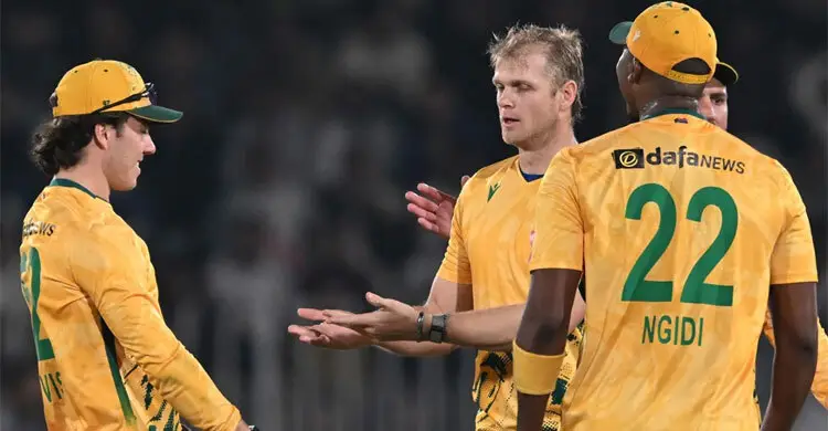 পাকিস্তানকে বড় ব্যবধানে হারিয়ে সিরিজ শুরু দক্ষিণ আফ্রিকার