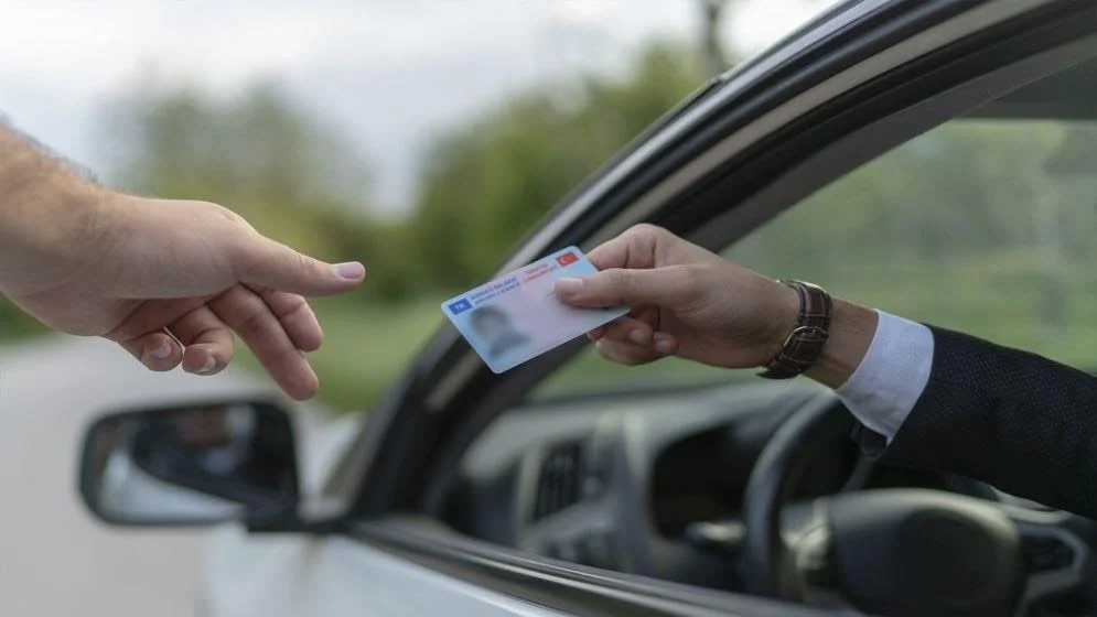 যুক্তরাষ্ট্রে ক্যালিফোর্নিয়ায় ১৭ হাজার অভিবাসীর ড্রাইভিং লাইসেন্স বাতিল