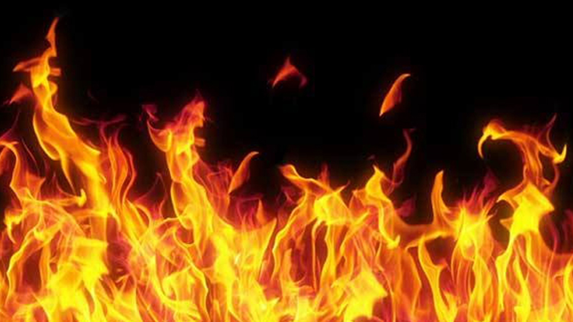 চট্টগ্রামে কম্বল গোডাউনে ভয়াবহ আগুন