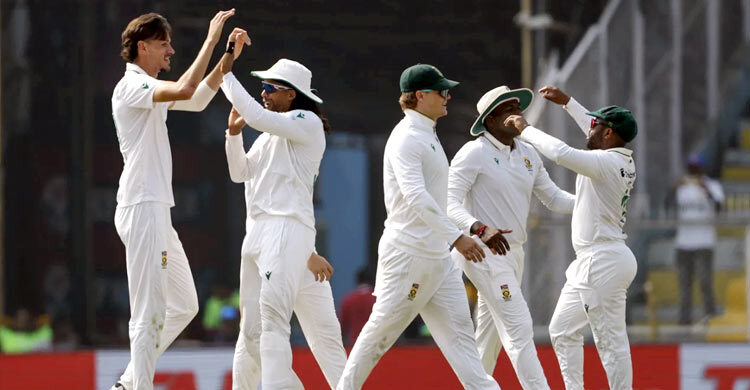 ব্যাটিং উইকেটে ইয়ানসেনের তোপ, ২০১ রানে অলআউট ভারত