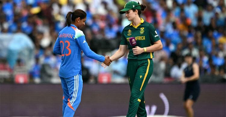 নারী বিশ্বকাপ ফাইনাল অবশেষে শুরু হলো খেলা, টস জিতে ব্যাটিংয়ে ভারত