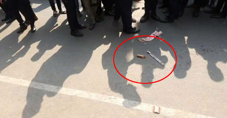 খুলনায় আদালত চত্বরে দু’জনকে গুলি করে হত্যা