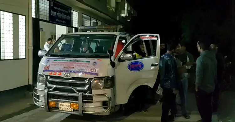 মাদারীপুরে কাভার্ডভ্যানের ধাক্কায় প্রাণ গেলো দুই বন্ধুর