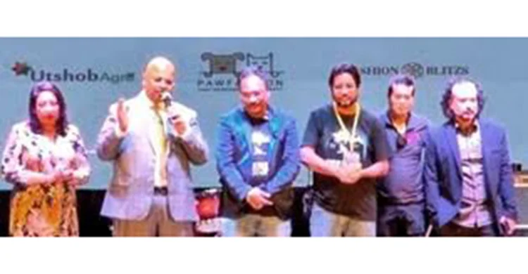 নিউইয়র্কে ‘উৎসব গ্রুপ’র এর মূল পৃষ্ঠপোষকতায় ‘অর্থহীন’র জমজমাট কনসার্ট