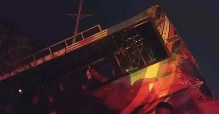 দিনাজপুরে বাস-ইজিবাইক মুখোমুখি সংঘর্ষে দুই নারী নিহত