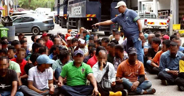 মালয়েশিয়ায় ইমিগ্রেশনের অভিযানে উদ্বেগ, ১০ দিনে আটক ১৪২৫ বাংলাদেশি
