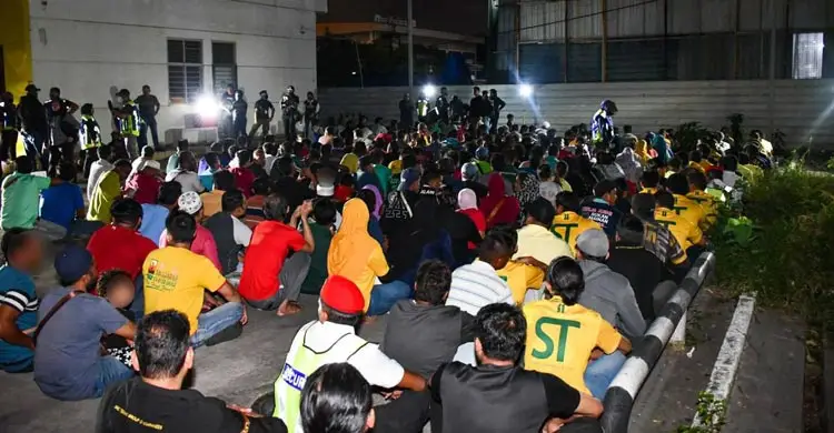 মালয়েশিয়ায় বড় অভিযানে ৭৯ বাংলাদেশি আটক