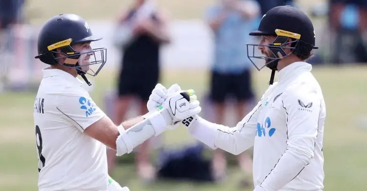 ৯৫ বছরের রেকর্ড ভাঙলেন ল্যাথাম-কনওয়ে