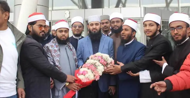 মিশরে আজহারীর আগমনে উচ্ছ্বসিত বাংলাদেশি শিক্ষার্থীরা