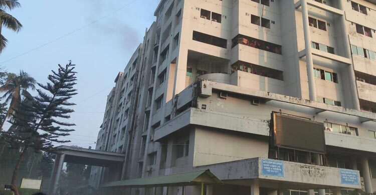 ময়মনসিংহ মেডিকেলে আগুন, নিয়ন্ত্রণে ফায়ার সার্ভিসের ৪ ইউনিট