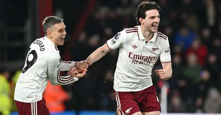 রাইসের জোড়া গোলে জয়রথ চলছে আর্সেনালের