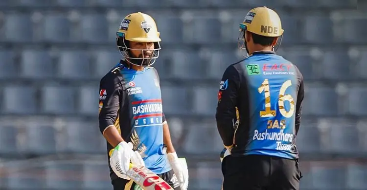 ৩ রানের জন্য সেঞ্চুরি মিস হৃদয়ের, রংপুরের চ্যালেঞ্জিং পুঁজি