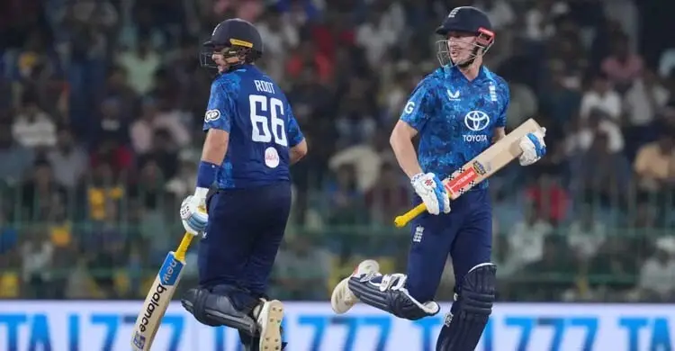 ৫ উইকেটের জয়ে সিরিজে সমতা ফেরালো ইংল্যান্ড