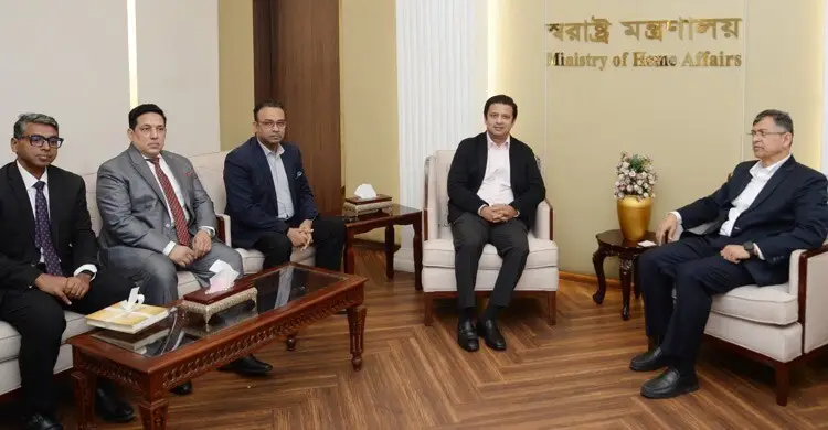 চাঁদাবাজি নির্মূল ও ১০-১৫ বছরের বাজার সিন্ডিকেট ভেঙে দিতে কাজ চলছে স্বরাষ্ট্রমন্ত্রী