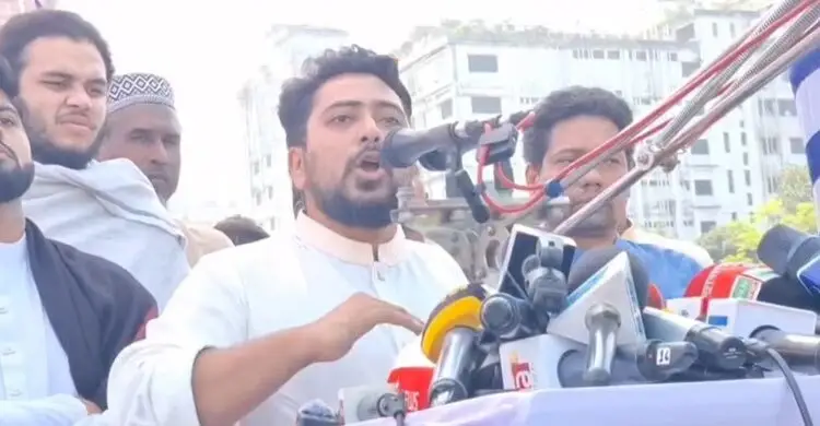 জনগণ থেকে বিচ্ছিন্ন নেতার দেশ নিয়ে কী প্ল্যান মানুষ বুঝে গেছে নাহিদ ইসলাম