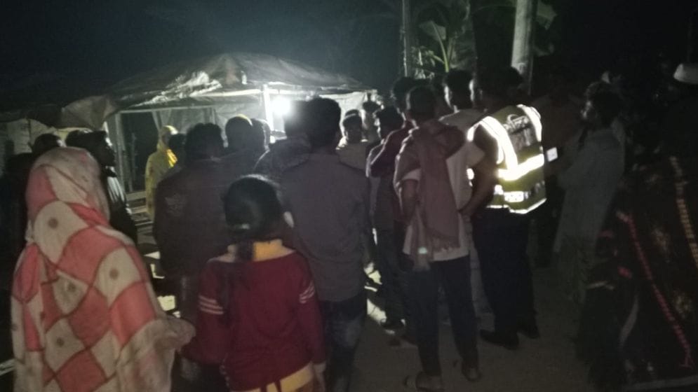 উল্লাপাড়ায় মেয়েদের উত্যক্ত করায় দুই গ্রামের সংঘর্ষ, নিহত ১