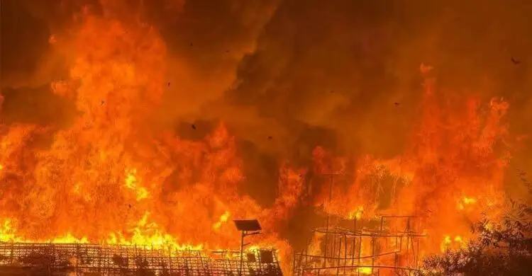 উখিয়ায় রোহিঙ্গা ক্যাম্পে আগুনে পুড়লো ৩০ বসতঘর