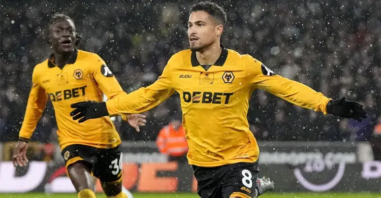 অ্যাস্টন ভিলাকে হারিয়ে রেকর্ড লজ্জা এড়াল উলভস