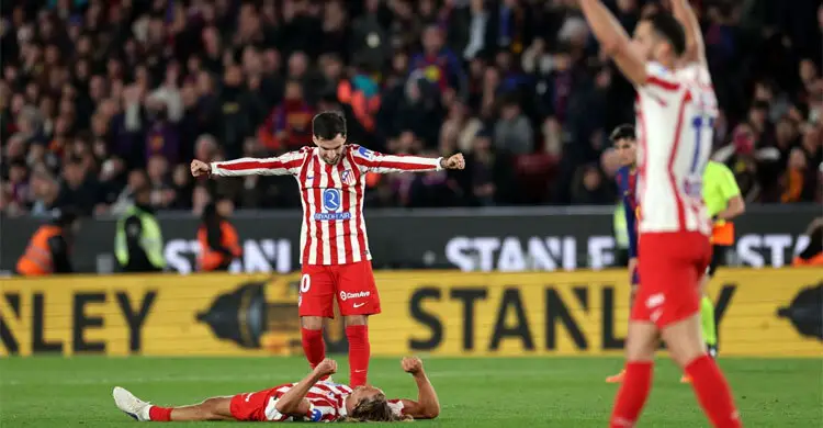 বার্সেলোনার কাছে বড় ব্যবধানে হেরেও কোপার ফাইনালে অ্যাটলেটিকো