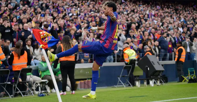 ইয়ামালের প্রথম হ্যাটট্রিক, ভিয়ারিয়ালকে উড়িয়ে দিল বার্সেলোনা