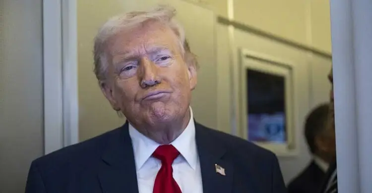 ইরানকে বিশ্বকাপ না খেলার পরামর্শ ট্রাম্পের