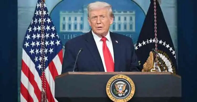 ইরানের জ্বালানি স্থাপনায় হামলা আরও ১০ দিন স্থগিত রাখার ঘোষণা ট্রাম্পের