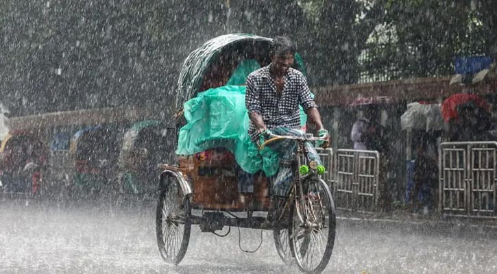 ঢাকায় বৃষ্টি কমতে পারে দুপুরে, দিনভর মেঘলা থাকবে আকাশ