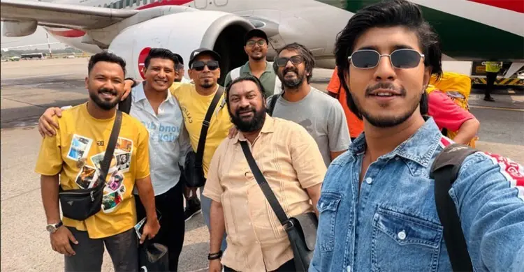 দেশের বাইরে শুটিংয়ে ‘ব্যাচেলর পয়েন্ট’ টিম, ঈদে আসছে বিশেষ চমক