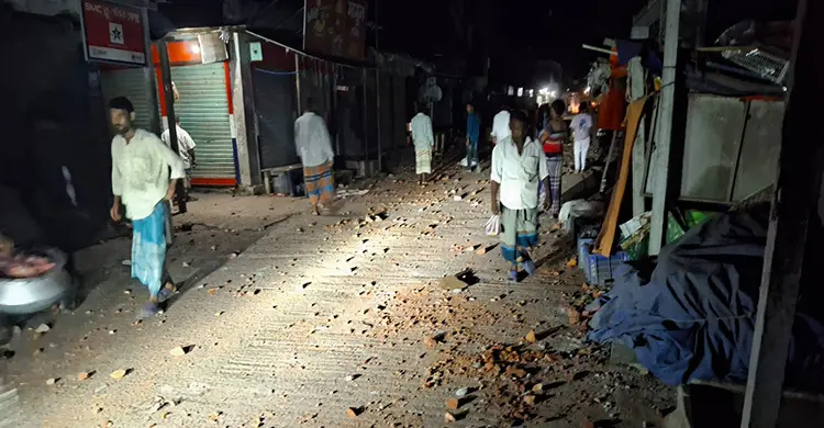 ফরিদপুরে আধিপত্য বিস্তার নিয়ে চার গ্রামের মধ্যে সংঘর্ষ, আহত ২০