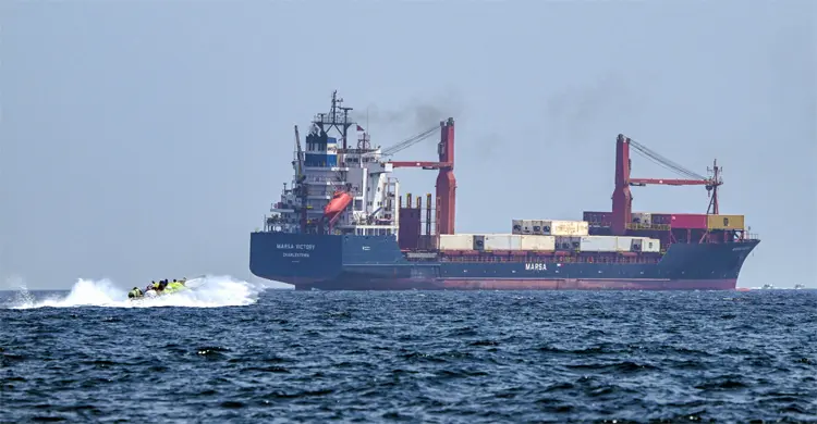 ইরান সহায়তা করুক বা না করুক হরমুজ প্রণালি শিগগির খুলবে: ট্রাম্প