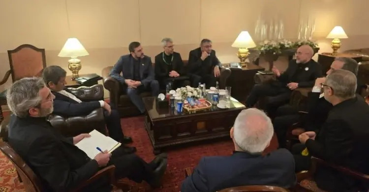 পাকিস্তানে মুখোমুখি যুক্তরাষ্ট্র-ইরান