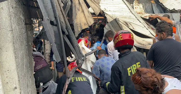 কেরানীগঞ্জে অগ্নিকাণ্ডে ৫ জন নিহত