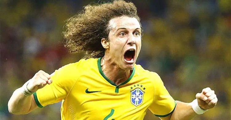 বিশ্বকাপের বিস্ময় গোল ৩৩ গজ দূর থেকে ডেভিড লুইজের সেই বুলেট গতির শট