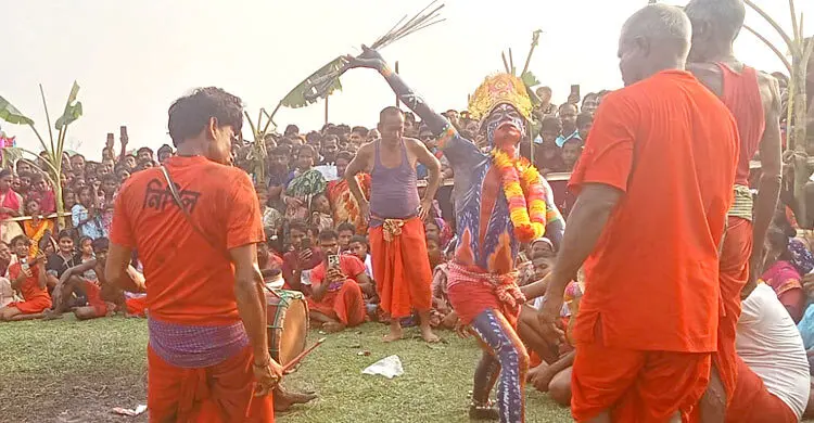 কমলগঞ্জে দুইশ বছরের ঐতিহ্যবাহী চড়ক পূজা ও মেলা শুরু