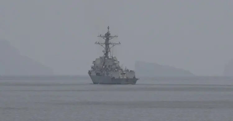 যুক্তরাষ্ট্রের নৌ অবরোধ শুরু, মধ্যপ্রাচ্যে নতুন উত্তেজনা