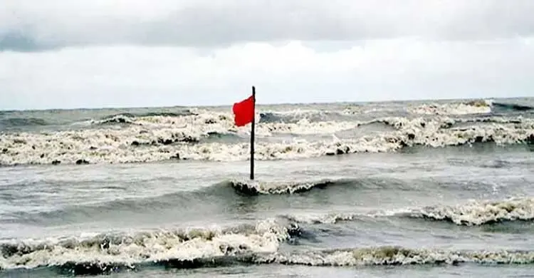 সমুদ্র বন্দরে ৩ নম্বর সতর্ক সংকেত বহাল