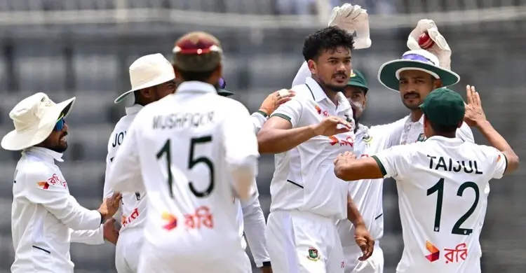 আবারও তাসকিনের আঘাত, সাজঘরে দুই পাকিস্তানি ওপেনার