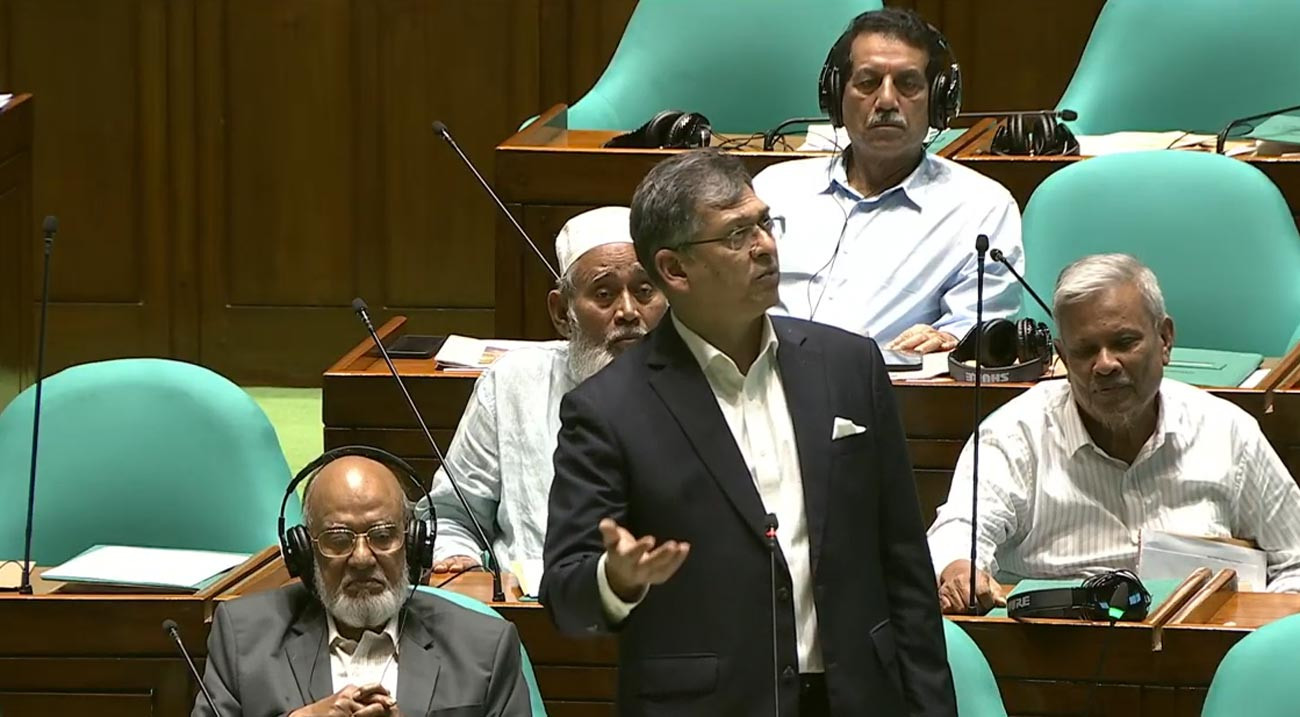 স্বরাষ্ট্রমন্ত্রীকে প্রধান করে সংবিধান সংশোধন কমিটি, বিরোধীদের ওয়াকআউট