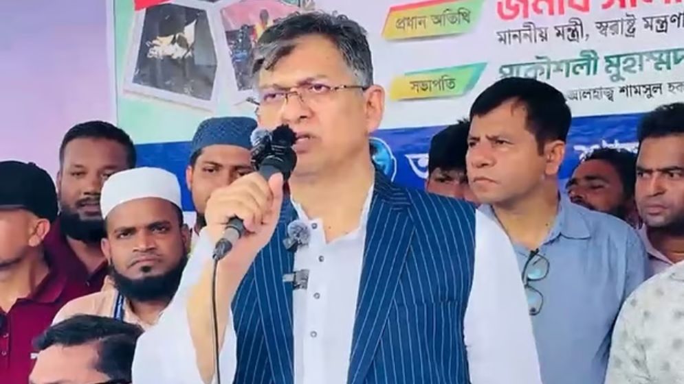 উপকূলীয় এলাকায় স্থায়ী বেড়িবাঁধ নির্মাণ হবে: স্বরাষ্ট্রমন্ত্রী